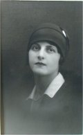 Jeanne Loviton vers 1925  (Archives d'Arcachon)